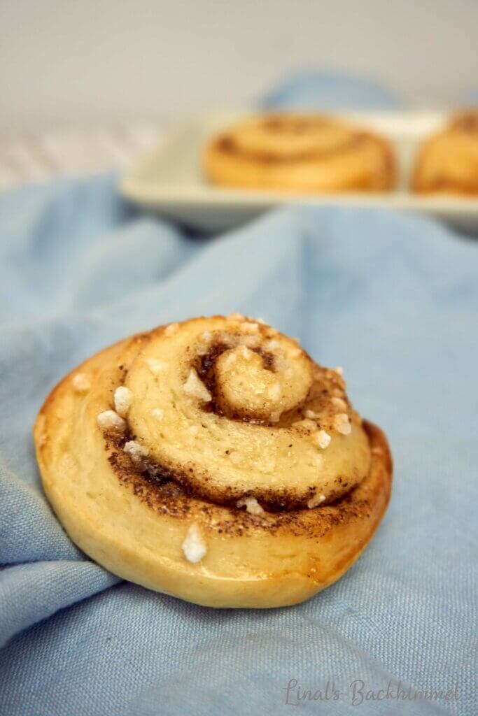 Hygge in der Küche: 10 gemütliche skandinavische Backrezepte zum Nachbacken Kanelbullar - Schwedische Zimtschnecken