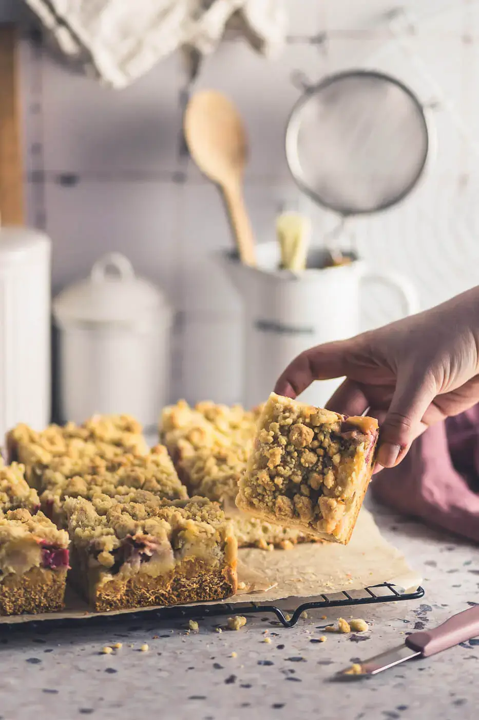 Rhabarber-Streuselkuchen vom Blech Rhabarber-Streuselkuchen vom Blech