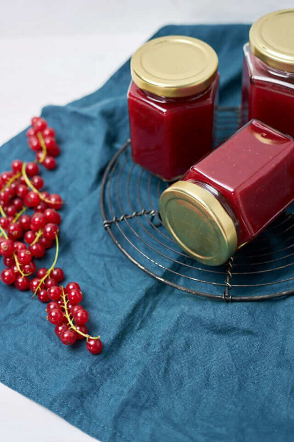 Fruchtige Johannisbeer-Erdbeer-Marmelade | linalsbackhimmel.de Fruchtige Johannisbeer-Erdbeer-Marmelade | linalsbackhimmel.de