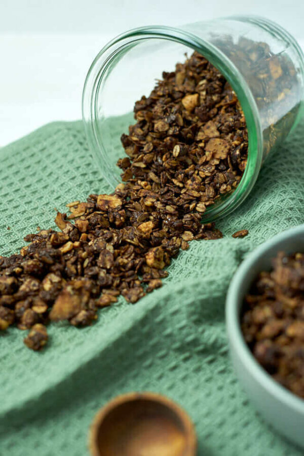 Selbstgemachtes Schoko-Granola | linalsbackhimmel.de