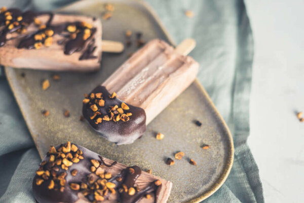 Schoko-Mandel-Popsicles - aus nur 5 zutaten | linalsbackhimmel.de Schoko-Mandel-Popsicles - aus nur 5 zutaten | linalsbackhimmel.de