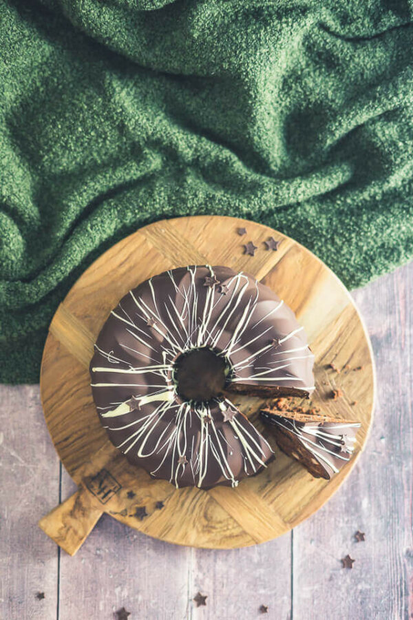 Winterlicher Pflaumen-Nuss-Gugelhupf | linalsbackhimmel.de