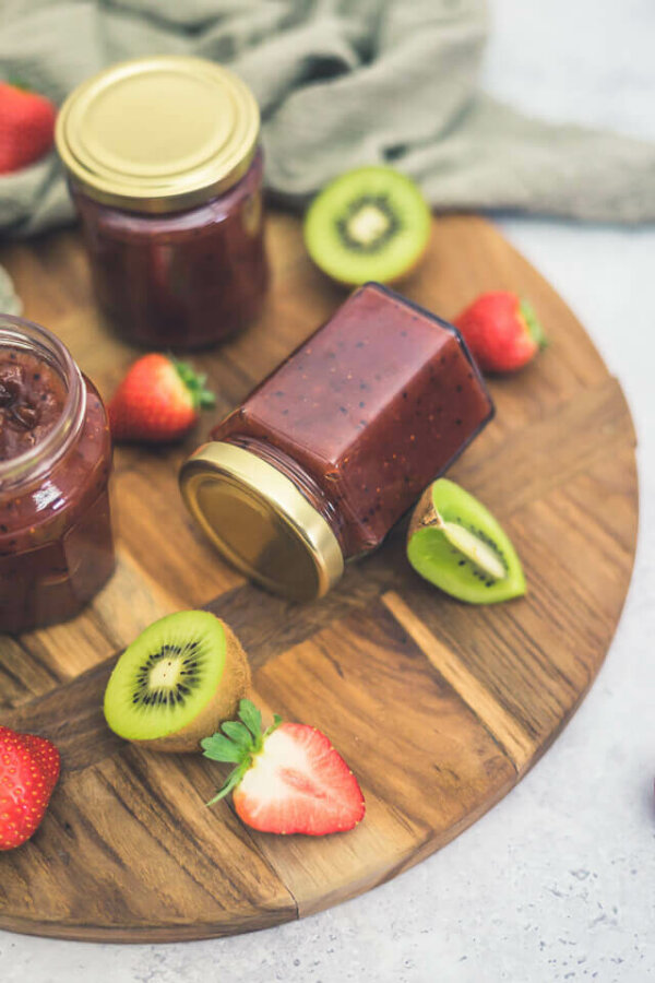 Sommerliche Erdbeer-Kiwi-Marmelade | linalsbackhimmel.de