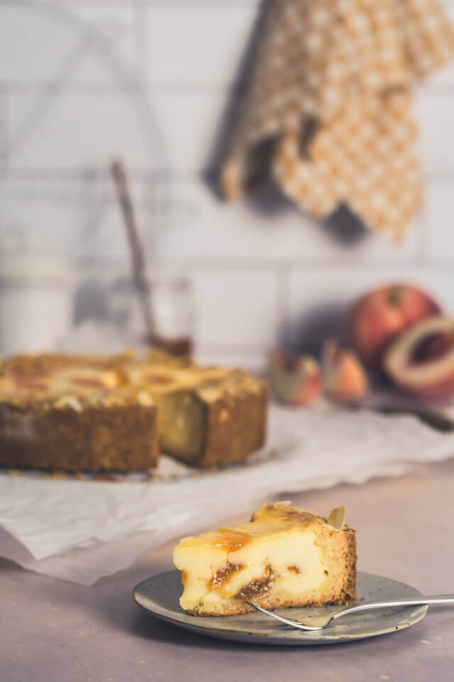 sommerlicher pfirsich maracuja kaesekuchen linalsbackhimmel 23