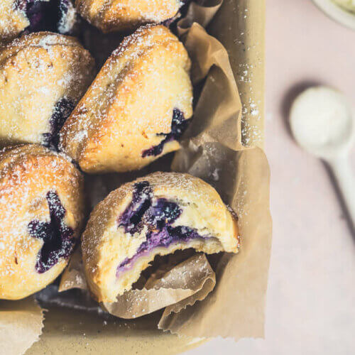 Blaubeer Mascarpone Hand Pies