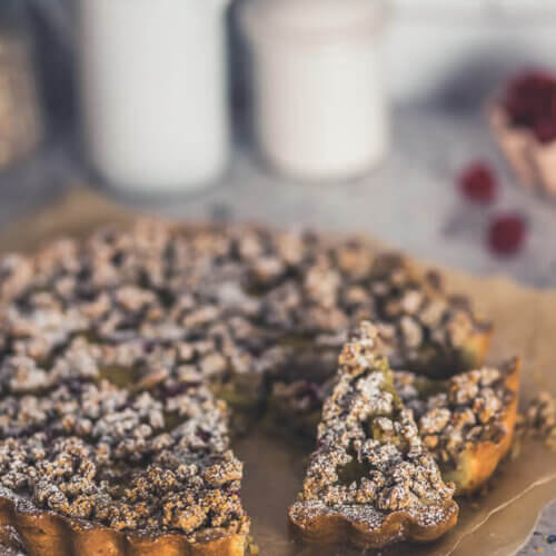 Himbeer Rhabarber Tarte mit Mandeln
