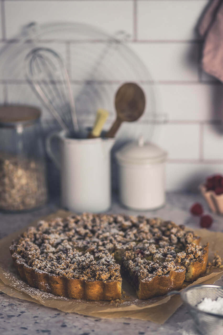 Himbeer Rhabarber Tarte mit Mandeln