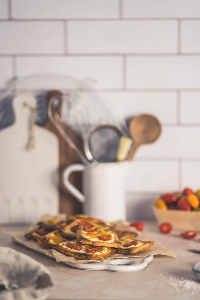 schnelle blaetterteig tartes mit tomaten linalsbackhimmel 2