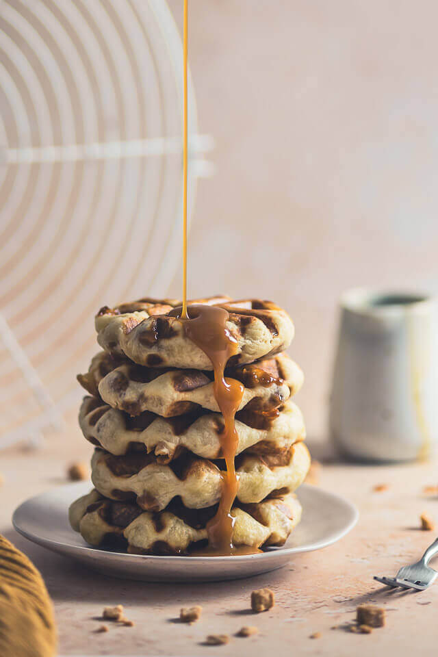 Hefewaffeln mit Salted Caramel hefewaffeln mit salted caramel linalsbackhimmel 6