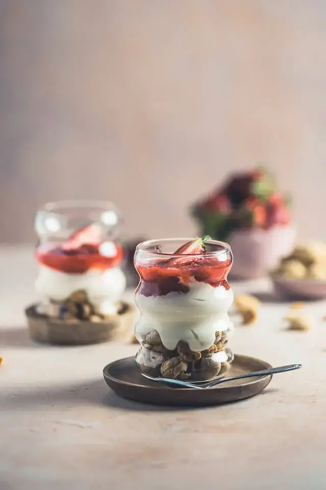 Erdbeer-Rhabarber-Joghurt-Dessert erdbeer rhabarber joghurt dessert linalsbackhimmel 5