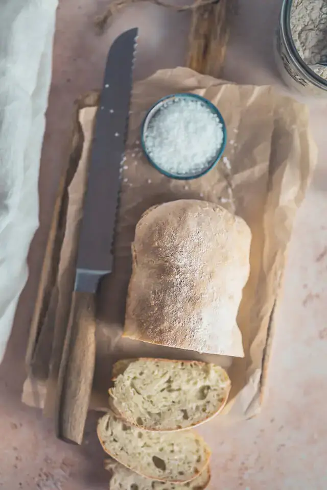 Schnelles Ciabatta mit nur 4 Zutaten Schnelles Ciabatta mit nur 4 Zutaten