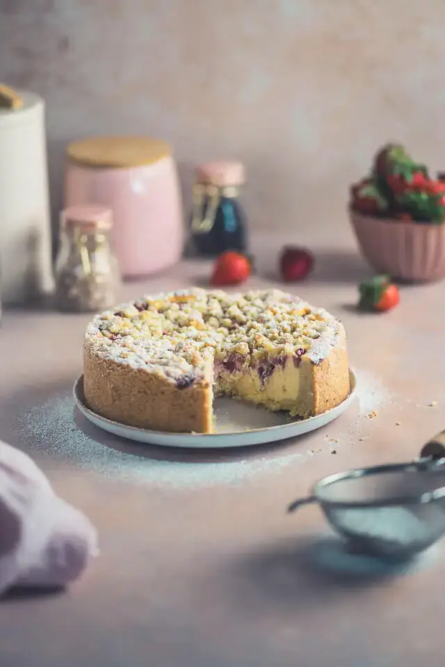 Erdbeer Käsekuchen mit Streuseln erdbeer kaesekuchen mit streuseln linalsbackhimmel 12