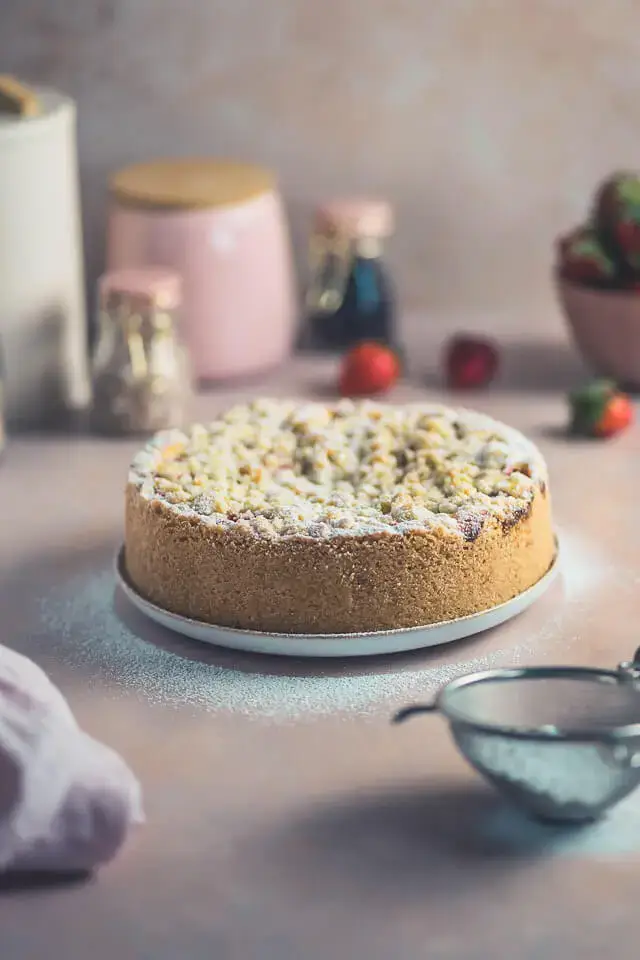 Erdbeer Käsekuchen mit Streuseln erdbeer kaesekuchen mit streuseln linalsbackhimmel 6