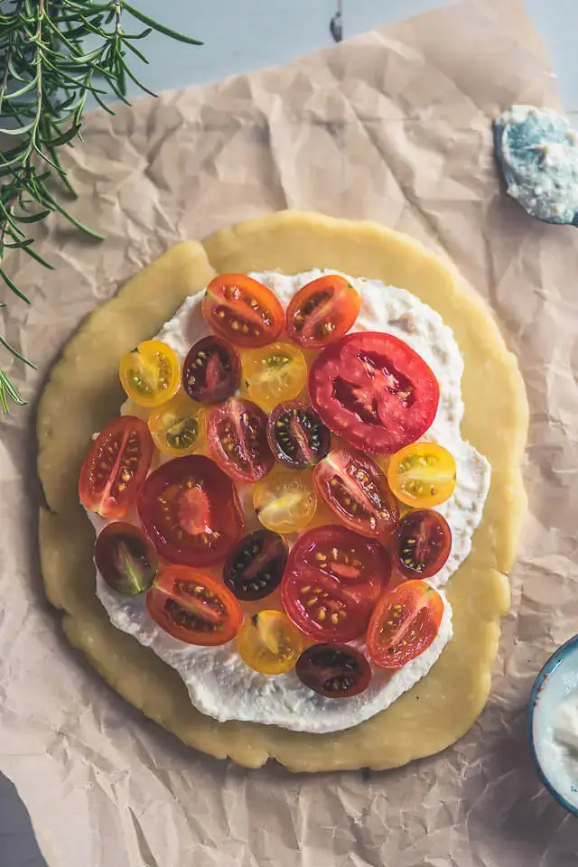 Mediterrane Tomaten-Galette mediterrane tomaten galette linalsbackhimmel 2